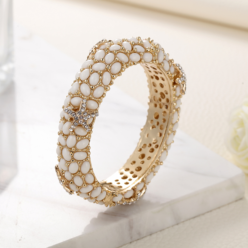 Sally's Paradise Christmas gif - Paradise Jewelry & Watches Llc Photos recension och pris
