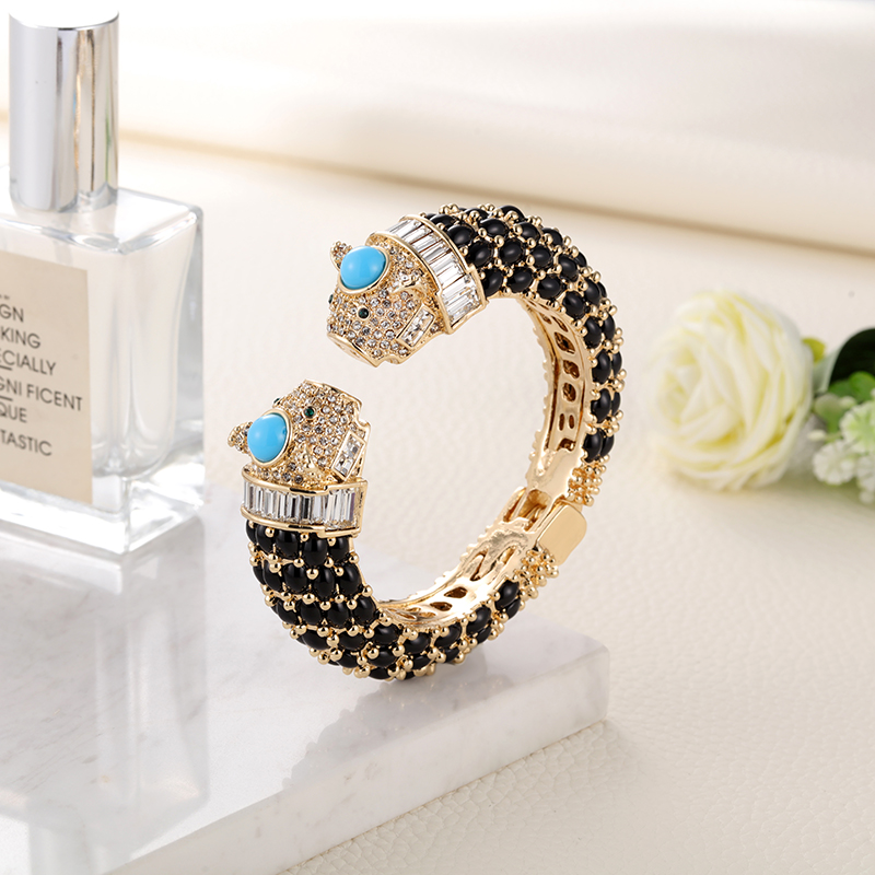 Sally's Paradise Animal Bracel - Paradise Jewelry & Watches Llc Photos recension och pris